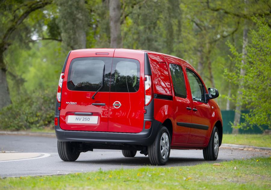  Nissan NV250 L1 Van 2019 года  (EU) (фото 6 из 37)